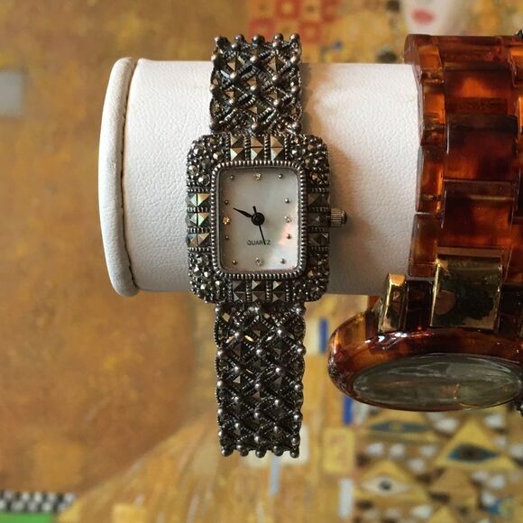 QUARTZ AGED Antique Silver Watch - Picture 1 of 2